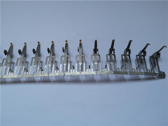 Άσπρα μέρη σφράγισης μετάλλων σύνδεσης χαλκού, που τραβούν την ηλεκτρονική Lugs αγωγών επεξεργασία μερών 1
